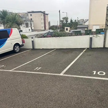 Newquay, Charm And Town Vibes With Parking * New Quay